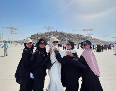 (Gold) – Female Homestay