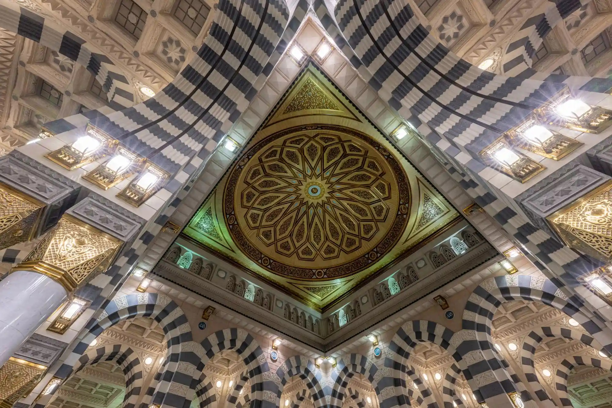 Architectural geometry of canopies