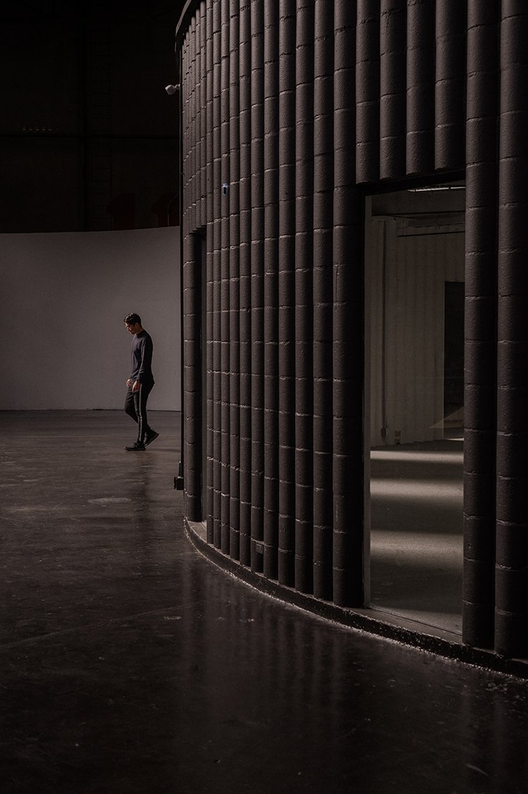 Sunlit arches and walkways reminiscent of Nabawi’s courtyards